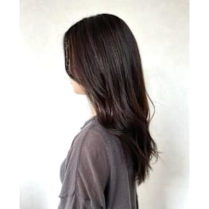 【ダークラベージュカラー・ゆるウェーブロングレイヤー】 - egerie【エジェリ】掲載中