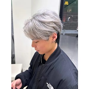 ホワイトシルバー - Ash 十日市場店【アッシュトウカイチバテン】掲載中