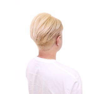 抜きっぱなしホワイトブロンド/ツーブロック - Ash 十日市場店【アッシュトウカイチバテン】掲載中