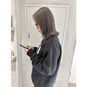 切りっぱなしボブ外ハネミルクティーグレージュ - YOKE【ヨーク】掲載中