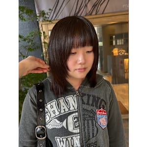 ミディアム顔周りレイヤー