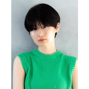 黒髪コンパクトショート