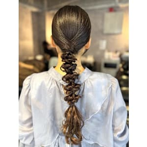 《鈴木茉奈》編みおろしヘア/お呼ばれヘア/結婚式