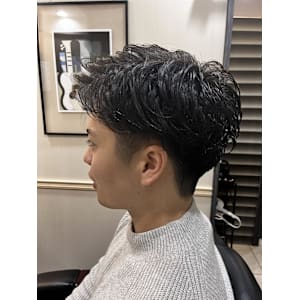 爽やかアップバング＋ゆるめパーマ