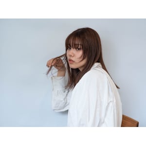 顔まわりレイヤー×大人可愛いミディアムロング