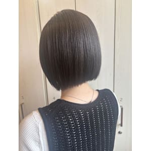 艶ボブ/髪質改善ストレート/切りっぱなし