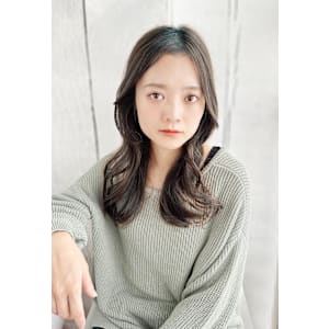 透け感カラーの大人可愛いヨシンモリスタイル