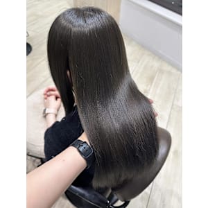 マットグレージュ 水素カラー 透明感カラー 