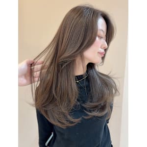 透明感カラー ミルクティー ロングレイヤー 韓国ヘア 