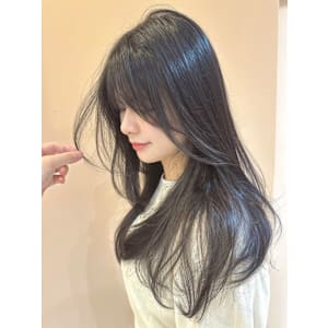 グレージュ 顔周りレイヤー 透明感カラー 美髪 20代30代