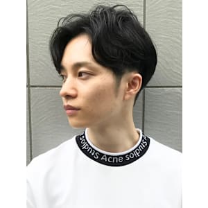 大人男性◎ツーブロックセンターパートスタイル