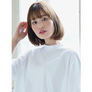 ボブ ブラウンベージュ 顔周りカット 艶髪 丸みボブ 20代