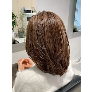 ミディアムレイヤー×艶髪ブランジュ