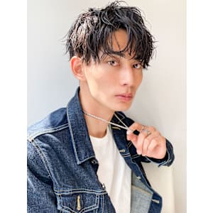 好印象メンズパーマ波巻きツイスパセンターパートナチュラル - 韓国ヘア STAR TOKYO 渋谷【レイヤーカット/髪質改善/メンズ】【カンコクヘアスタートウキョウシブヤレイヤーカットカミシツカイゼンメンズ】掲載中