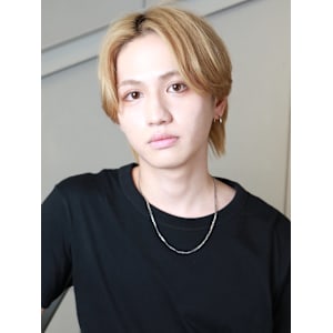 抜きっぱなしブロンド マッシュウルフ 韓国ヘア ブリーチ