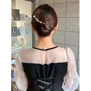 『hinari』タイトシニヨン/結婚式ヘアセット