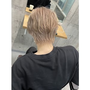 ハイトーン韓国風メンズスタイル