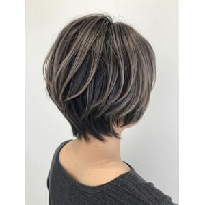 #白髪ぼかし　#グレイカラー　#くびれショート - Chocolat Abeno【ショコラアベノ】掲載中