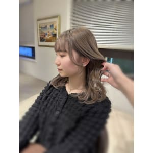 ケアブリーチ ミルクティーベージュ Aujuaトリートメント