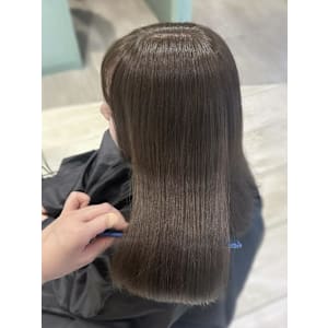 マットグレージュ 水素カラー 赤味消しカラー 髪質改善