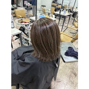 グレージュ ハイライトカラー