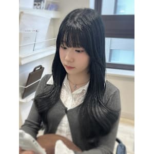 ブルーブラック 水素カラー 髪質改善 くびれヘア