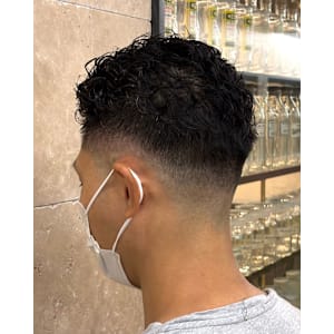 渋さ全開“極道パーマ”