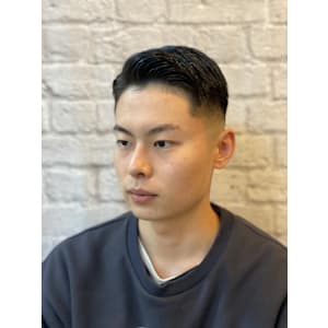 スキンフェード×くせ毛風束感パーマ【新宿/理容室/理容室】