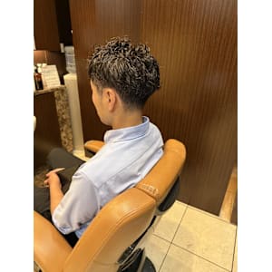 神田ビジネス - ヘアーモードキクチ 神田日銀通り店【ヘアーモードキクチ】掲載中