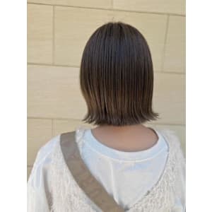 透明感ミルクティーブラウン　切りっぱなしボブ