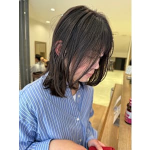 柔らかグレージュの軽めレイヤー【三軒茶屋】