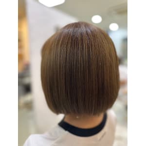 お手入れ簡単ストレートボブ