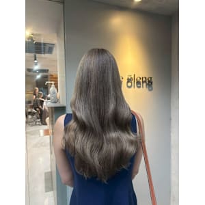 レイヤーカット×グレージュ