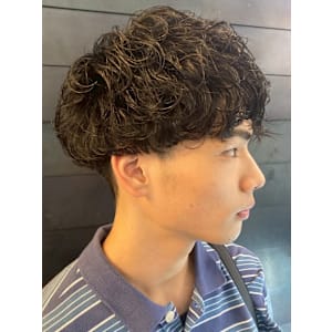 ツーブロックマッシュ ナチュラルパーマ 束感 20代 30代