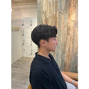 センターパート/マッシュ／毛流れパーマ/韓国/ナチュラル