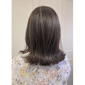 ミディアムボブ/ハイライトカラー/グレージュ