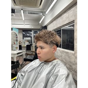 スパイキーショート×ホワイトベージュ - Afinar 横浜店【アフィナーヨコハマテン】掲載中