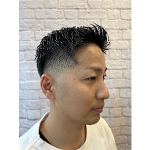 大人のスキンフェードカット - 銀座マツナガ 新宿パークタワー店【ギンザマツナガ】掲載中