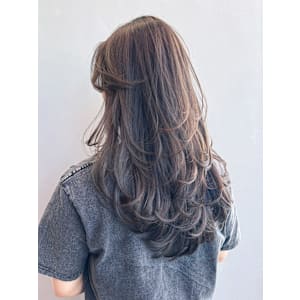 ロングおくれ毛美髪顔周りレイヤー韓国ヘア_ba549021 - IT by ALBUM 下北沢店【アイティーバイアルバム シモキタザワテン】掲載中