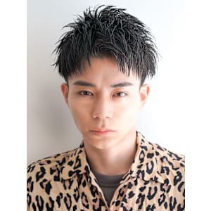 スーツ短髪ツーブロック束感モテる黒髪シークレットパーマ流行