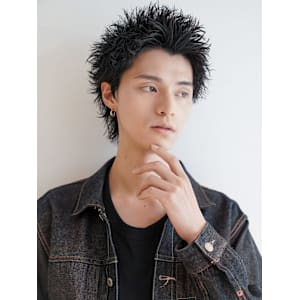 スーツ短髪ツーブロック束感モテる黒髪シークレットパーマ流行