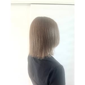 ベージュ系カラー