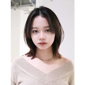 ミディアムくびれヘアおくれ毛前髪カット美髪_ba549081