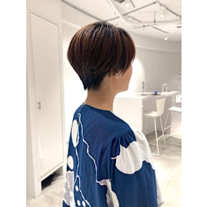 大人ショートグラデーションカット30代40代