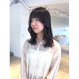 ミディアムアッシュブラックカラー