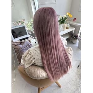 《花屋併設の美容院》ペールピンクカラー