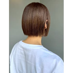 オリーブベージュ ぱつっとボブ ミニボブ 艶髪カラー 20代