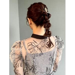 アップスタイル 編み込み ポニーテール 結婚式アレンジ