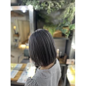 シルバーグレージュ