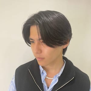 ニュアンスパーマセンターパートコンマヘアツーブロック刈り上げ